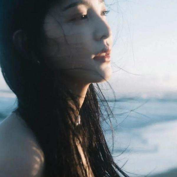 电影版 摇曳露营△ 海报